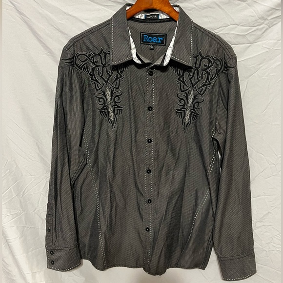 SOLD L $84.50 Signature ROAR from Buckle Gravity Shirt - Picture 2 of 14